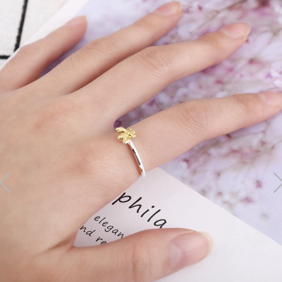 New Tiny Bee Ring - Picture 5 of 5